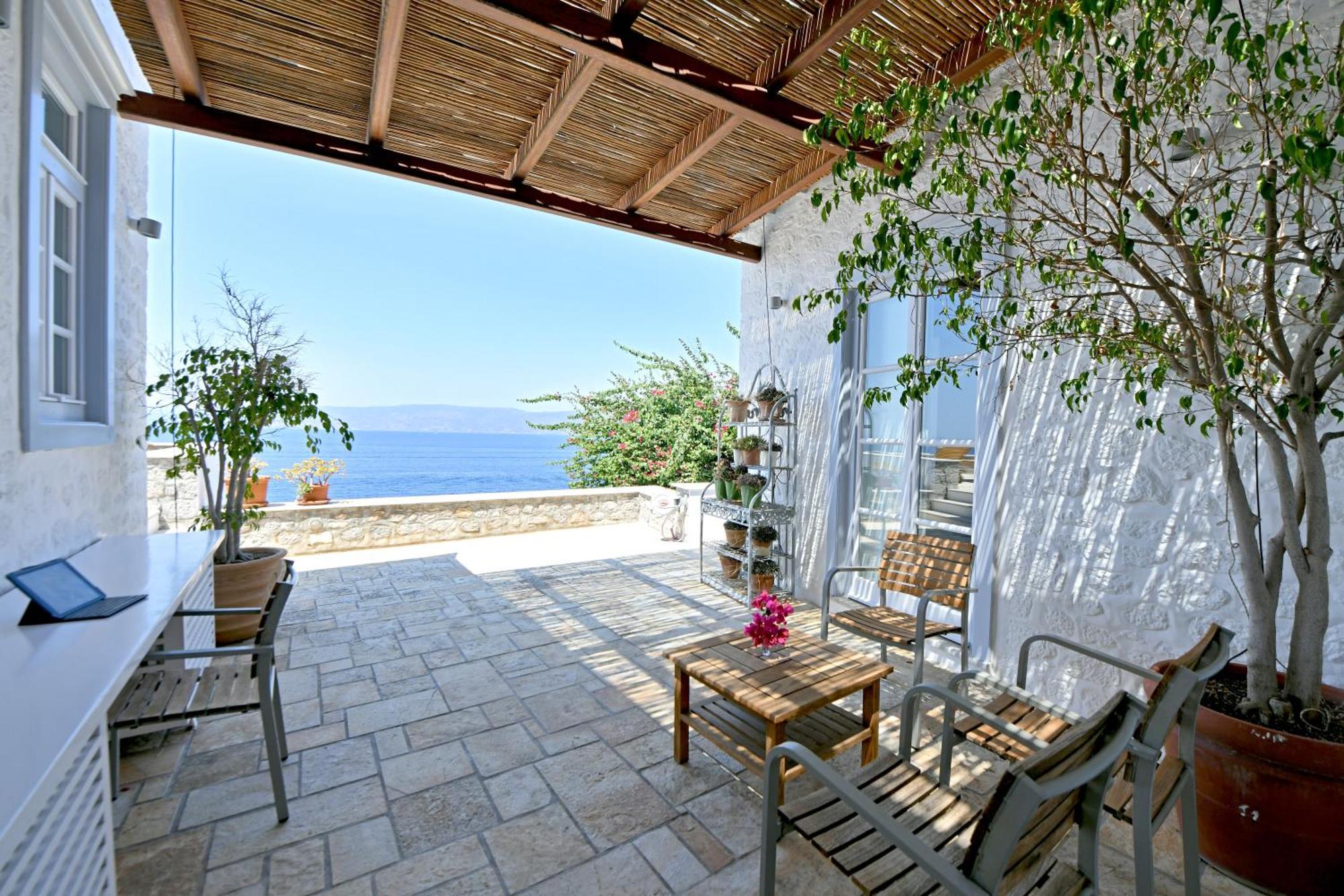 Hydra Kamini Beach Thea Bagian luar foto